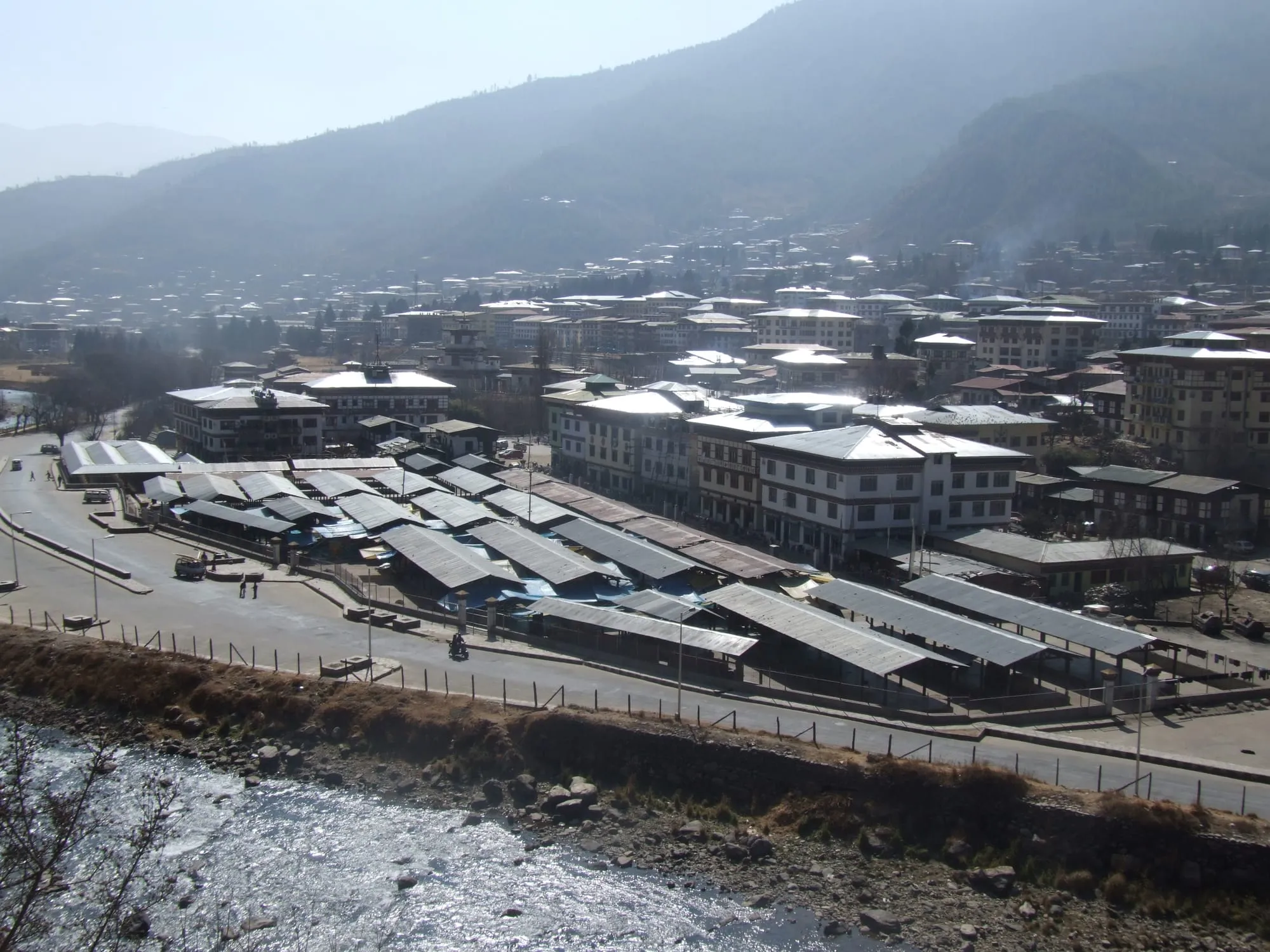 Thimphu City spreads over 26.13 sq.km, and there are 7,000 buildings already completed. The number of applications for new constructions is increasing every year and the construction boom is evident all around the capital.