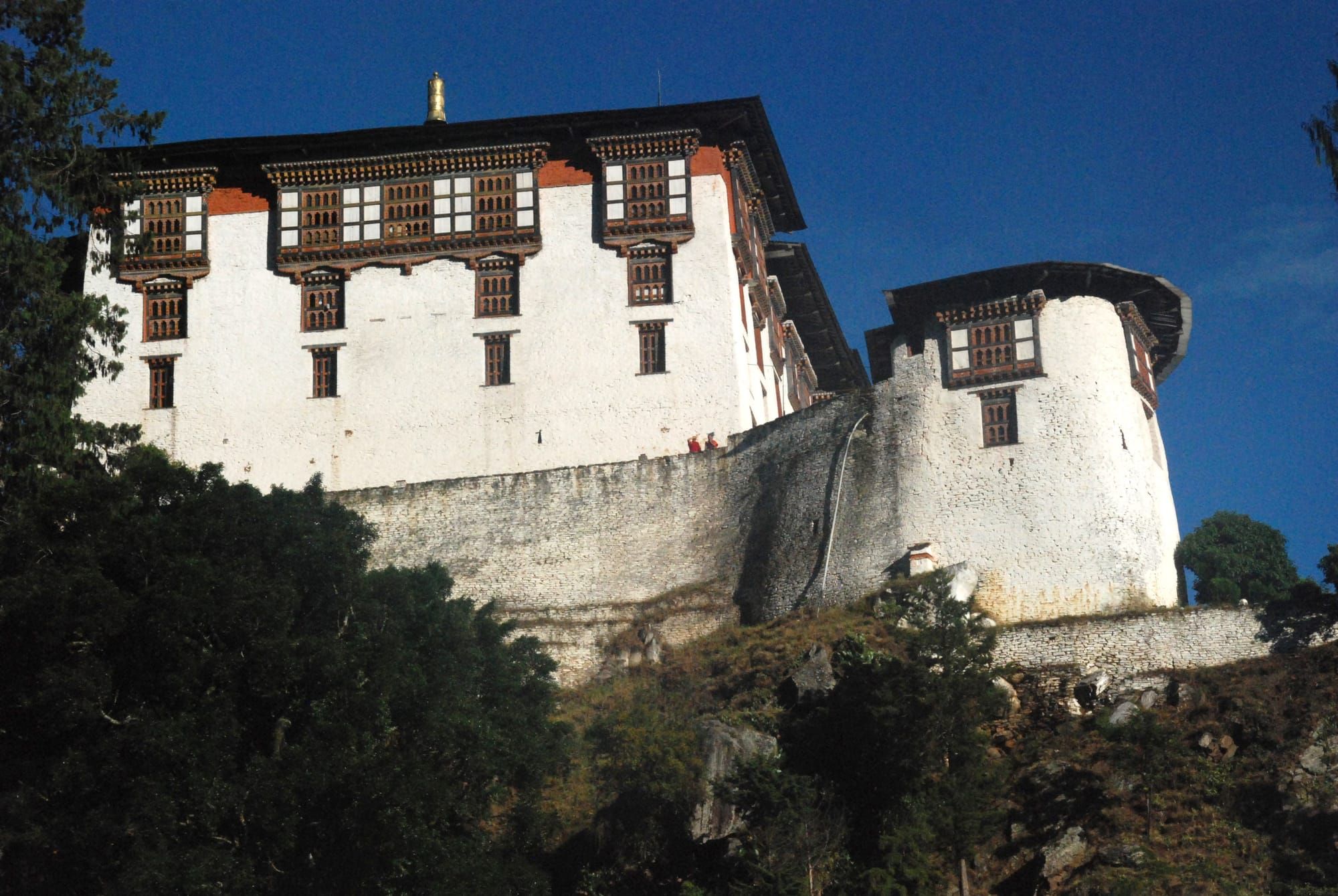 Lhuntse Dzong