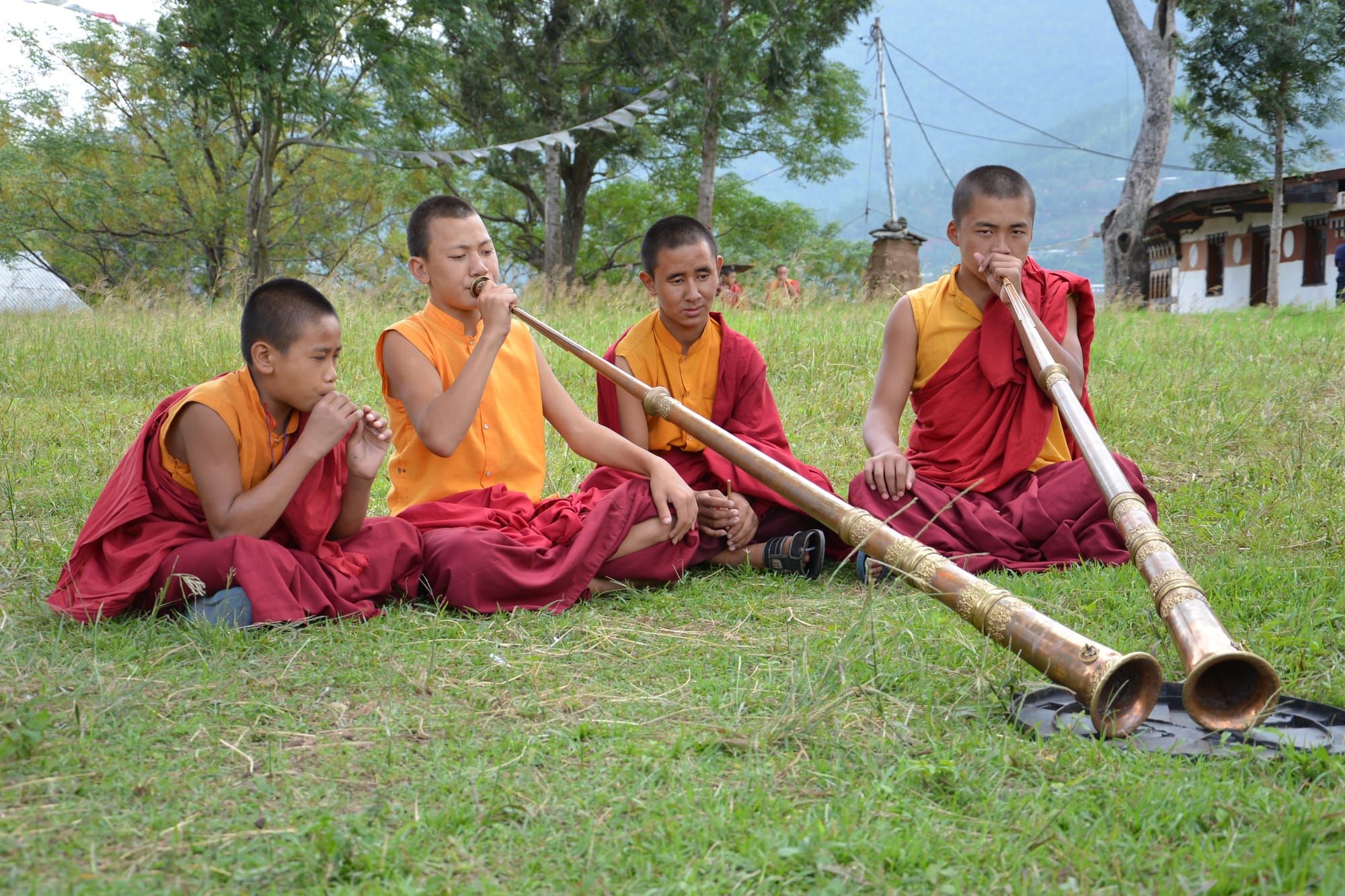 Monks blowing dhung