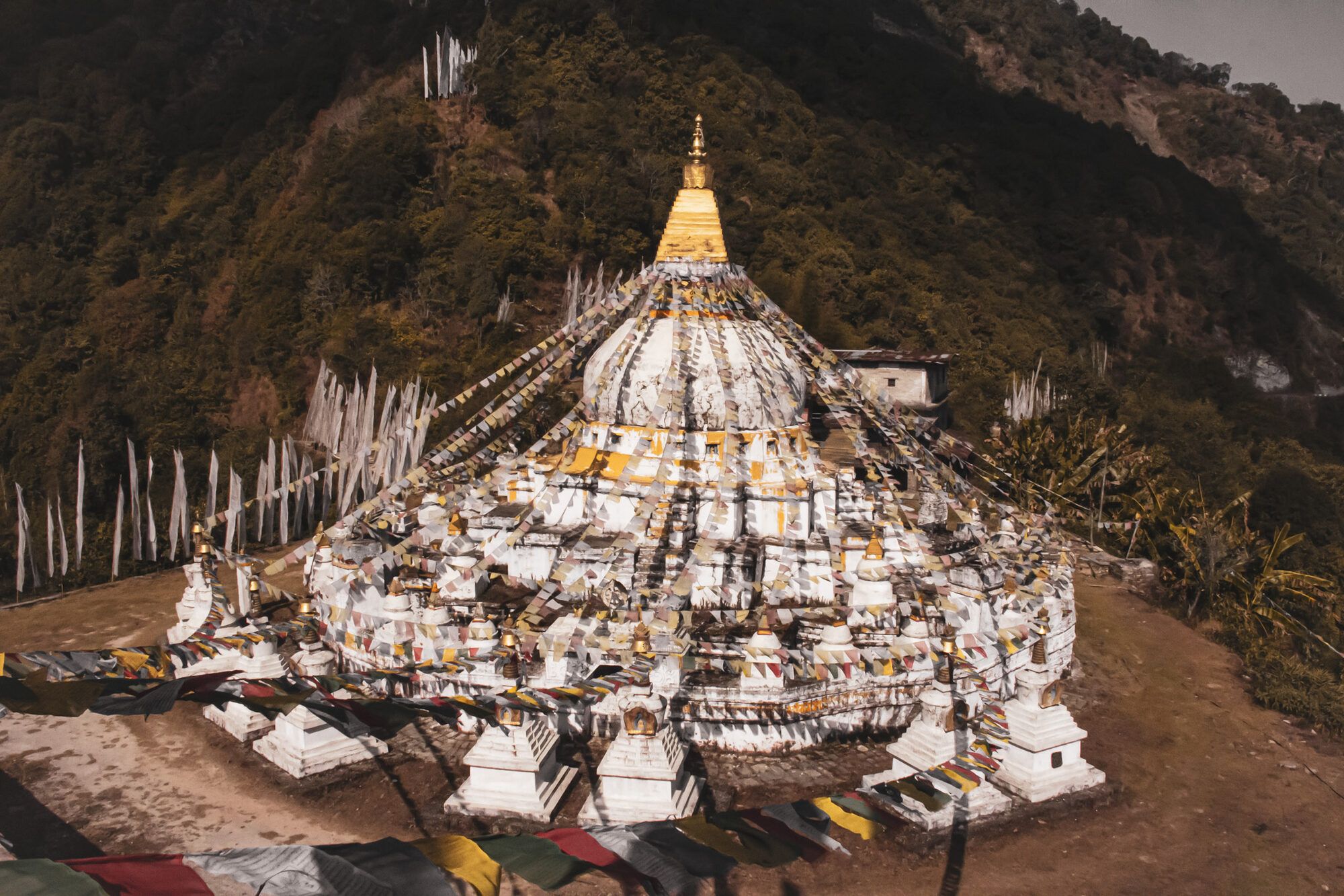 Thonphu Goenpa and the Tsebar Jarung Khashor Chorten