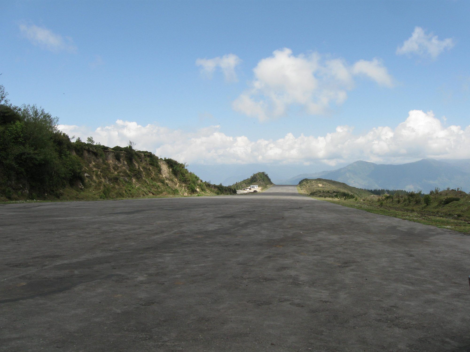 Yongphulla Domestic Airport (Yonphula)