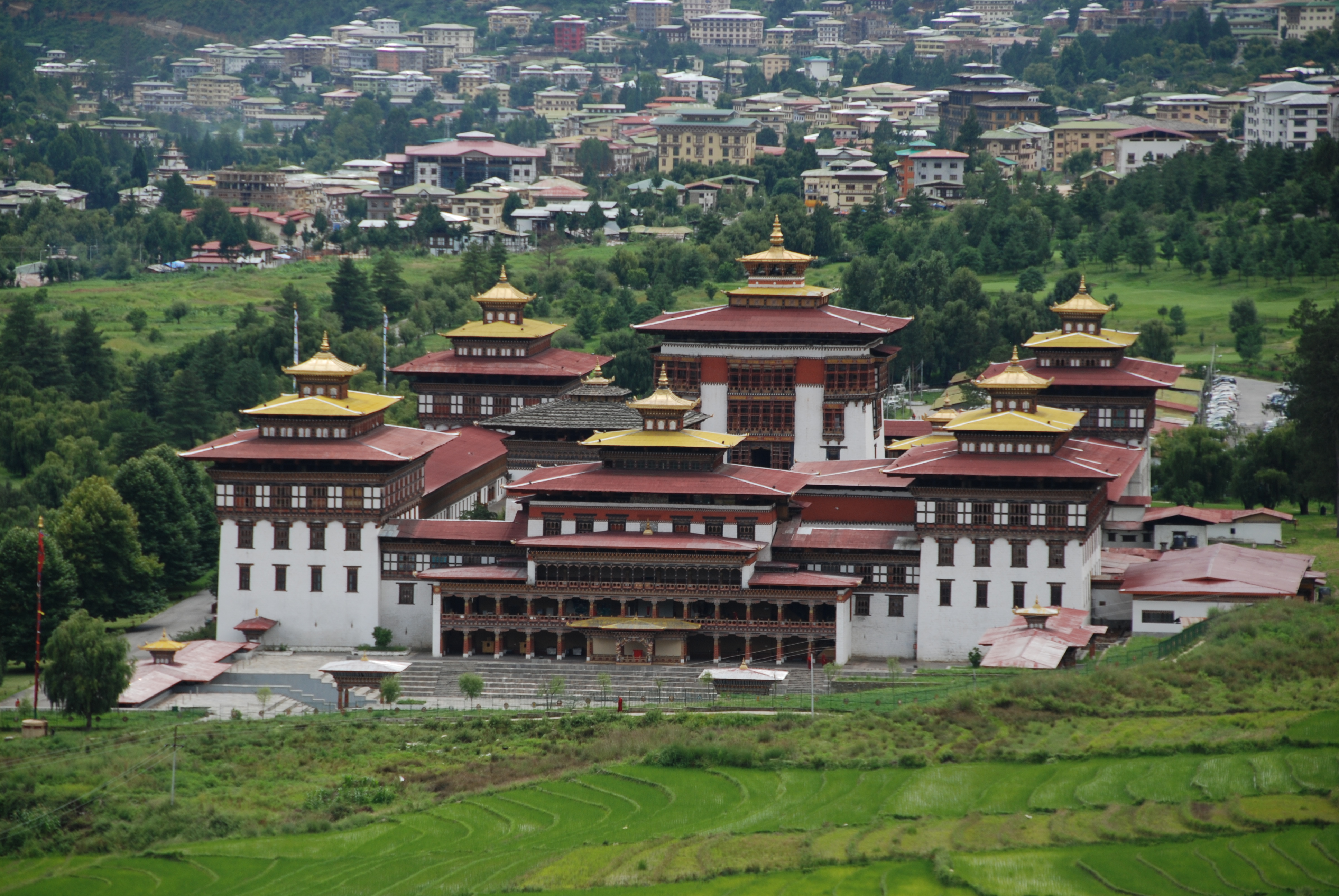 Бутан п. Бутан Ташичо дзонг. Королевство бутан, Тхимпху. Бутан столица Тхимпху. Монастырь Траши-Чхо-дзонг.